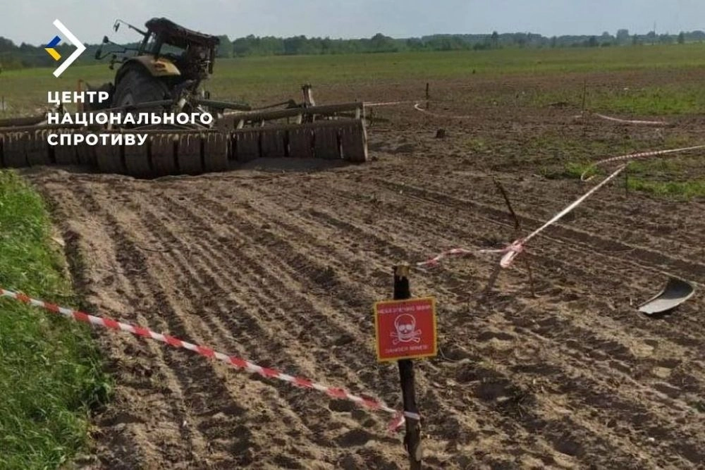 Invaders mine agricultural fields in occupied Kherson region - The Resistance Center