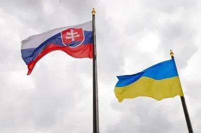 Словаччина надала Україні дві розмінувальні машини та іншу техніку
