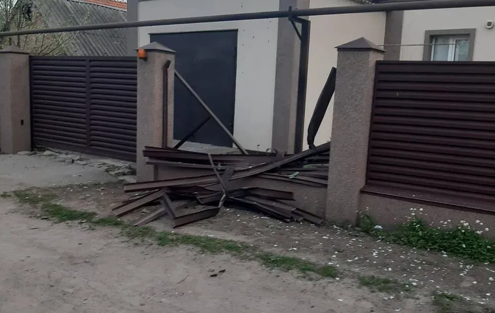 ataka-rf-povredila-obekt-kriticheskoi-infrastrukturi-i-chastnie-doma-v-dnepropetrovskoi-oblasti