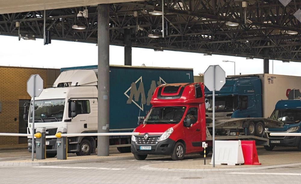 Украина и Черногория согласовали "транспортный безвиз" для грузовых перевозок