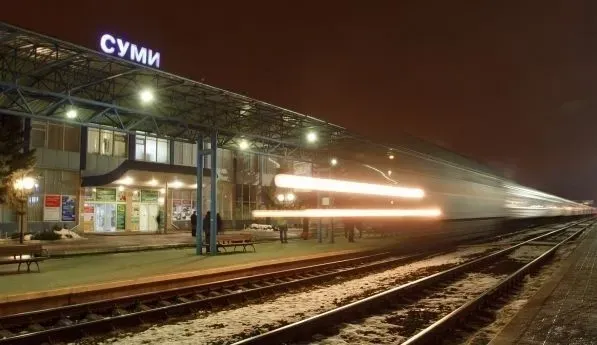 Russian army hits Sumy train station: windows damaged, but tracks intact