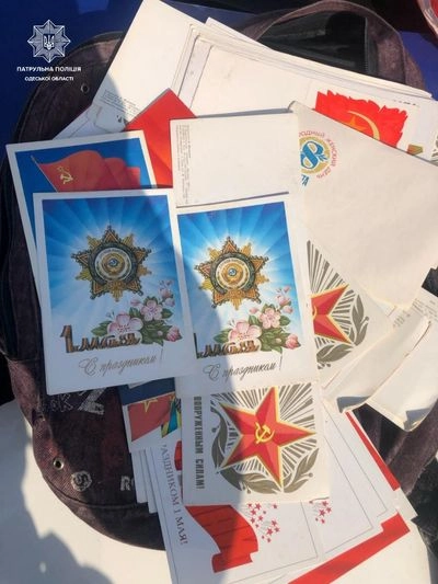 A man with leaflets with symbols of the communist regime was detained in Odesa