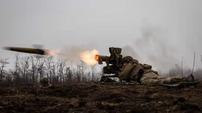 Intense fighting in the Donetsk sector: russian troops storm with tanks and infantry