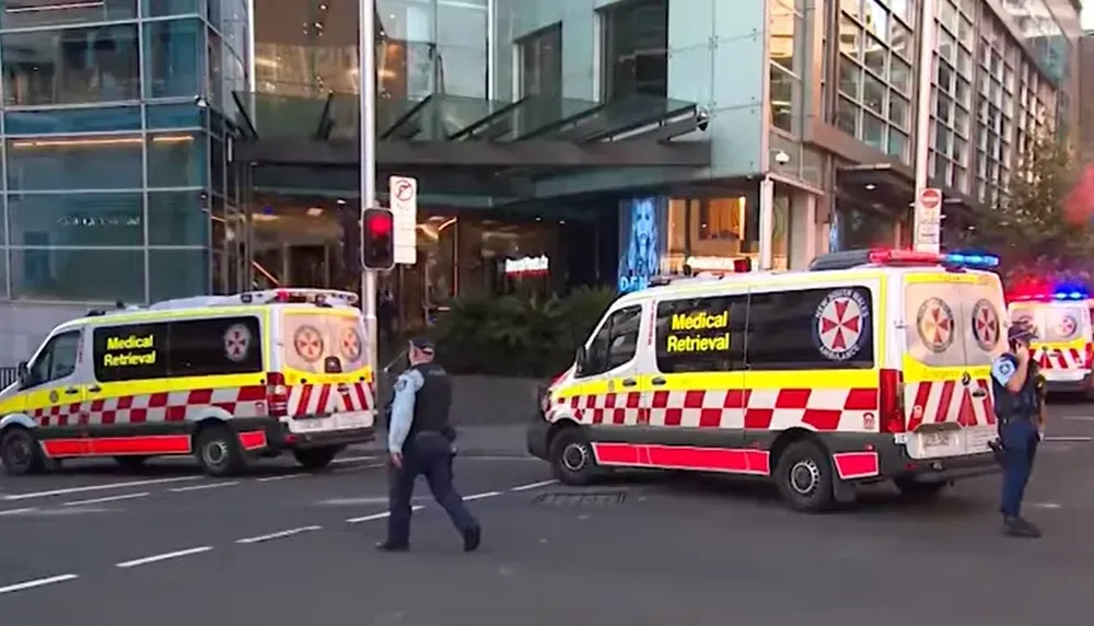 a-knife-attack-takes-place-in-a-shopping-center-in-sydney-6-people-are-killed-including-a-baby