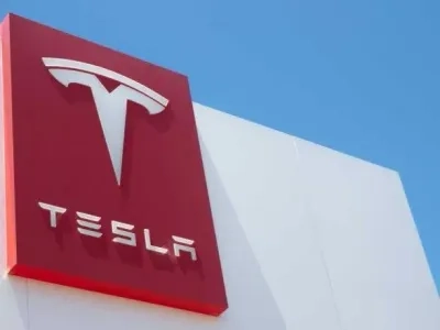 Tesla уволит более 10% сотрудников на фоне падения продаж