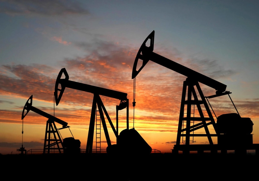 Ціни на нафту почали падати після ракетного удару Ірану по Ізраїлю - Reuters