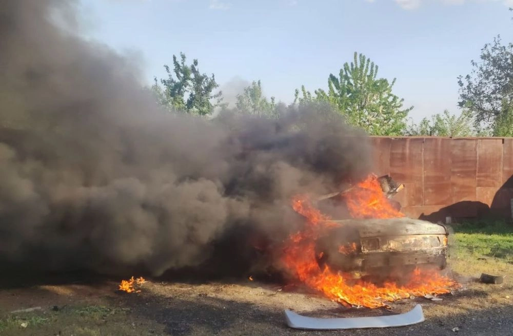 армейцы рф обстреляли Никопольщину: под удар попали дома, авто и электросети, без жертв