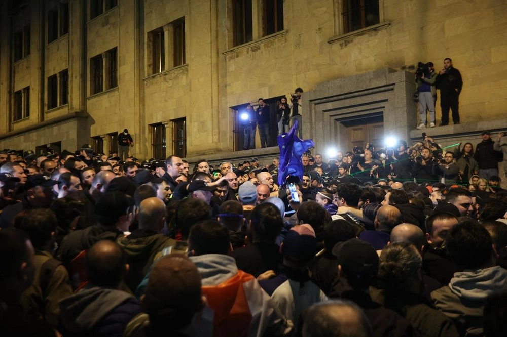 В Тбилиси на митинге против закона "об иноагентах" начались задержания: что известно