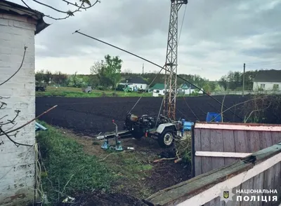 Двух мужчин в Киевской области ударило током на бурении скважины во время дождя, один погиб