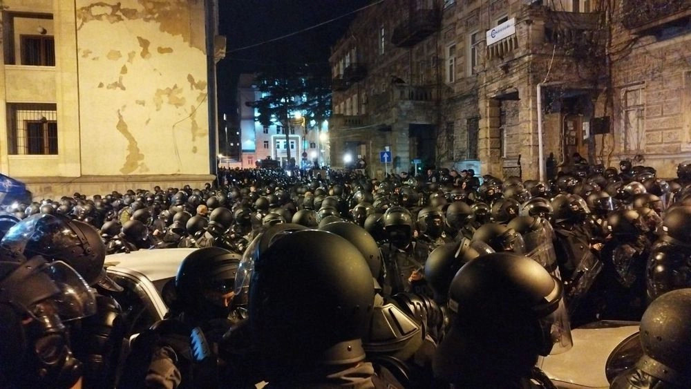 В МВД Грузии заявили об 11 задержанных на митинге против закона "об иноагентах"