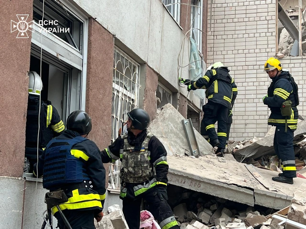 Удар по Чернигову: повреждены дома, около полсотни пострадавших, среди которых дети