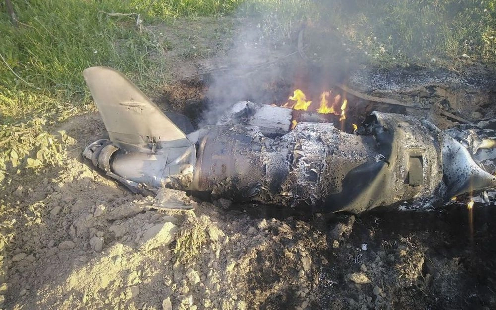 россияне ударили по Чернигову тремя ракетами "Искандер"
