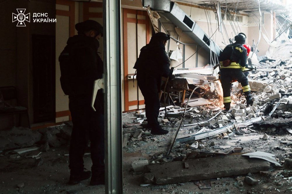 Атака рф на Чернигов: среди 61 пострадавшего работники вуза и медучреждения, а также трое детей - ОВА