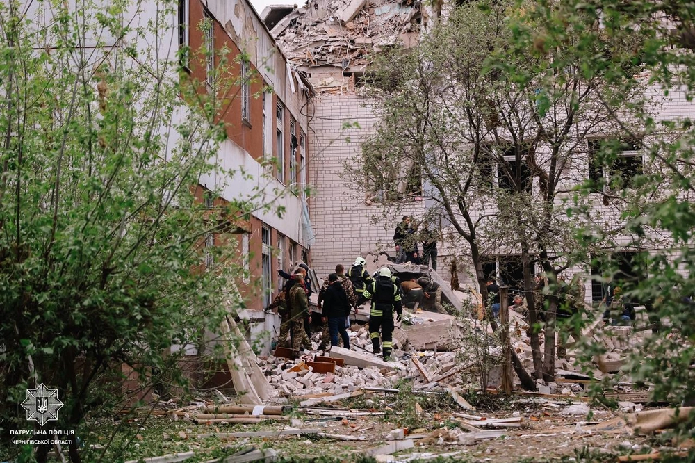 Consequences of the Russian missile strike: 16 dead in Chernihiv