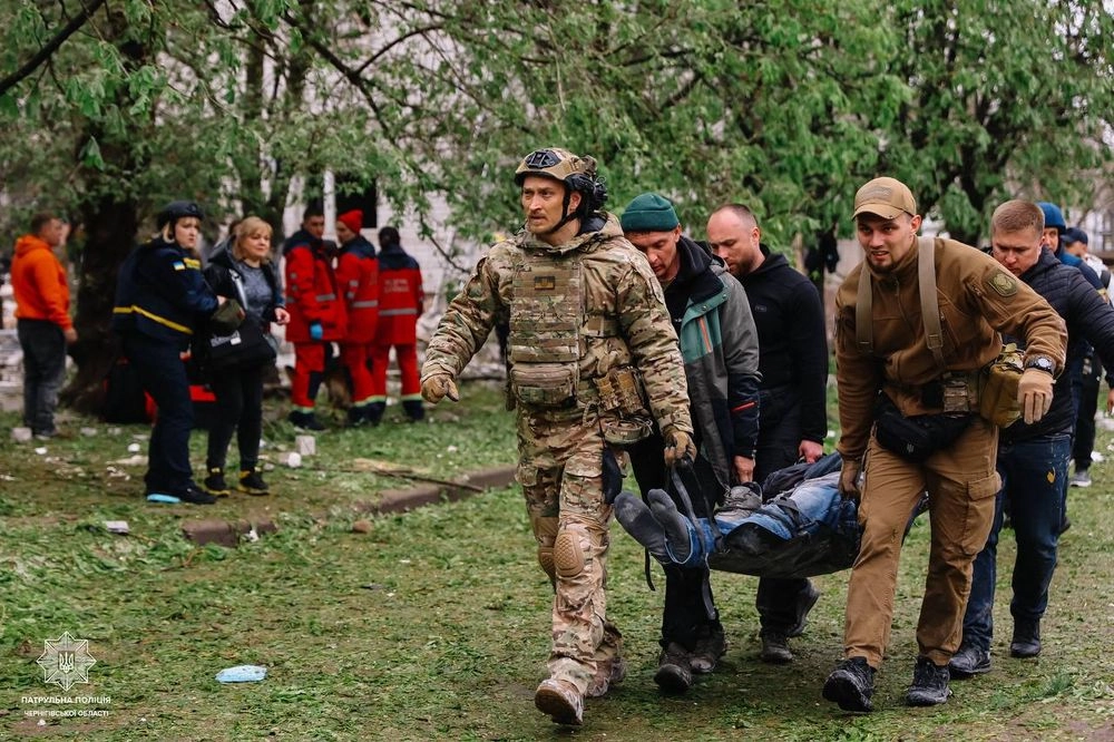 Атака рф на Чернігів: близько 80 людей звернулося до лікарень