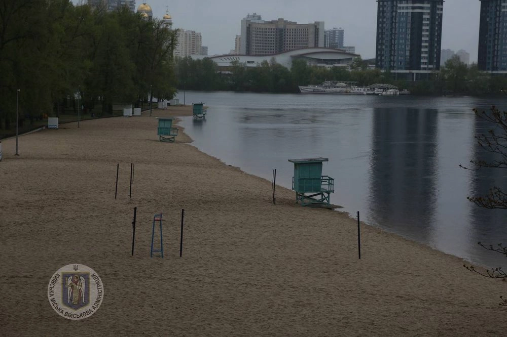 У Києві різко підвищився рівень води в Дніпрі. У КМВА запевняють, що загрози підтоплення немає