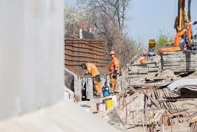 У столиці на Подільському мостовому переході триває влаштування конструкцій тунелів метрополітену мілкого закладання - КМДА