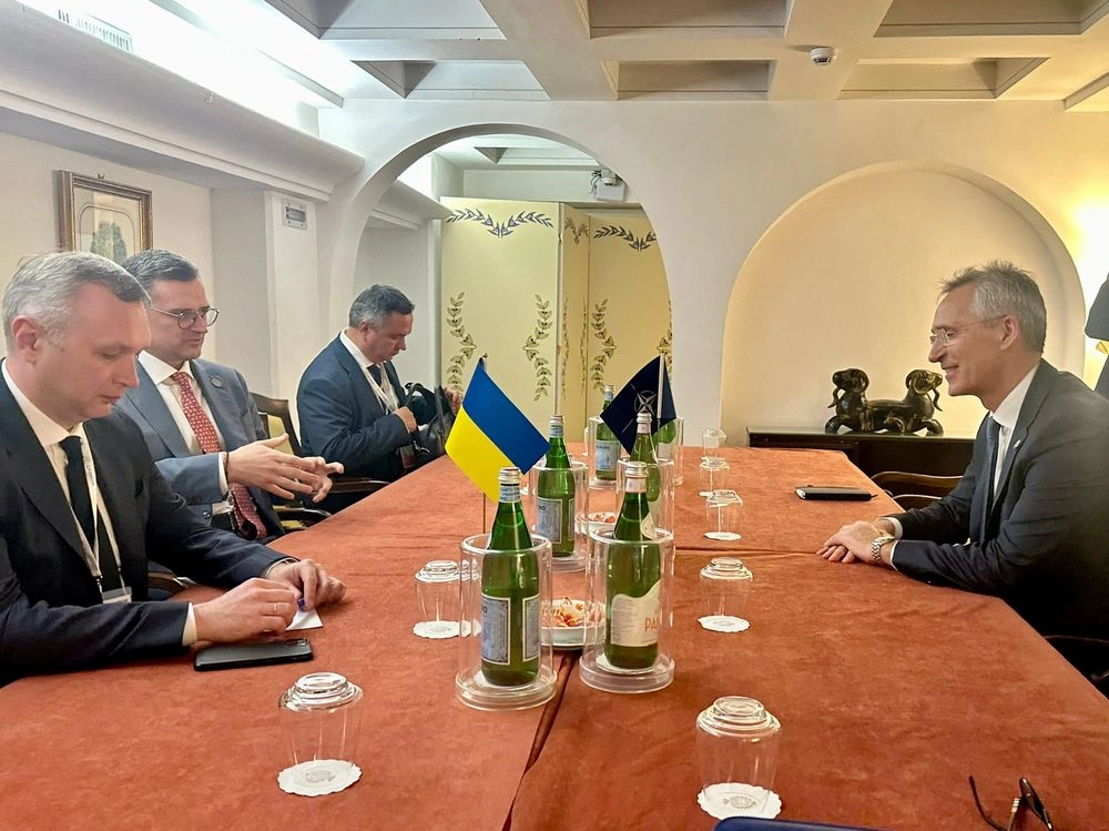 kuleba-meets-with-stoltenberg-and-thanks-nato-for-air-defense-assistance