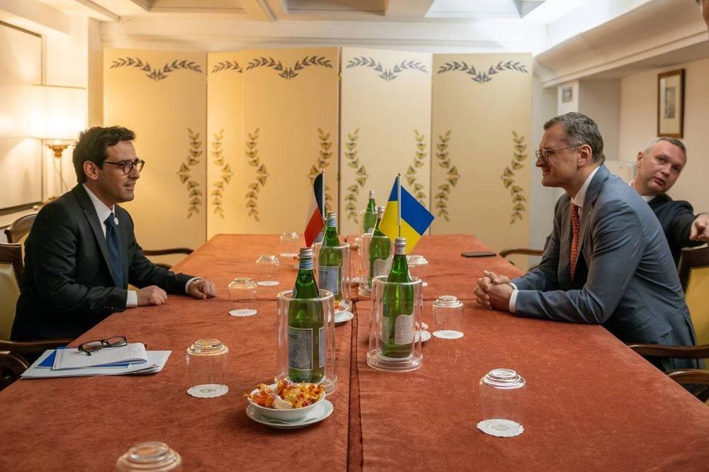 Кулеба зустрівся з главою МЗС Франції: обговорили кроки для прискорення надання ППО Україні 