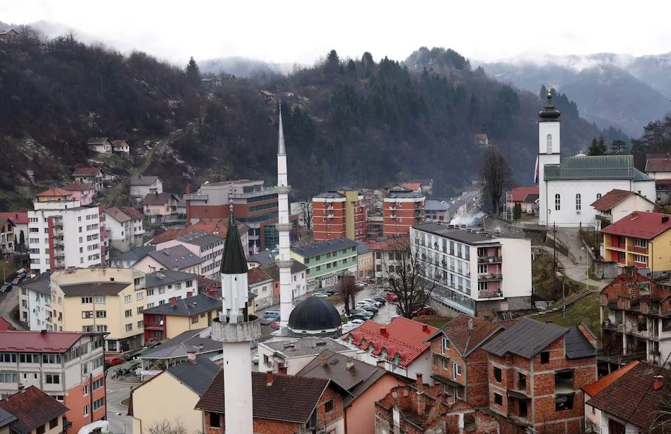 bosnian-serb-mps-adopt-report-denying-genocide-in-srebrenica