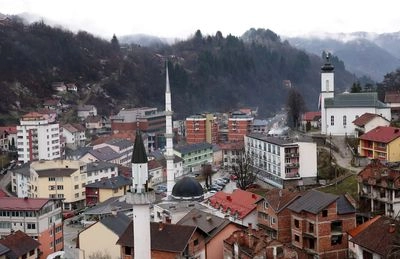Депутаты парламента от боснийских сербов приняли отчет, в котором отрицают геноцид в Сребренице