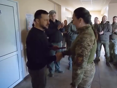 Зеленский побывал в Донецкой области: посетил раненых защитников