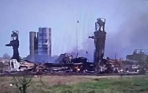 Удар ВСУ по аэродрому рф в оккупированном Джанкое: появились спутниковые фото аэропорта после атаки