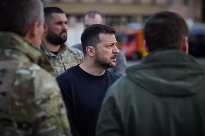 Зеленский прибыл в Днепр после атаки рф: провел совещание по защите города и громад региона