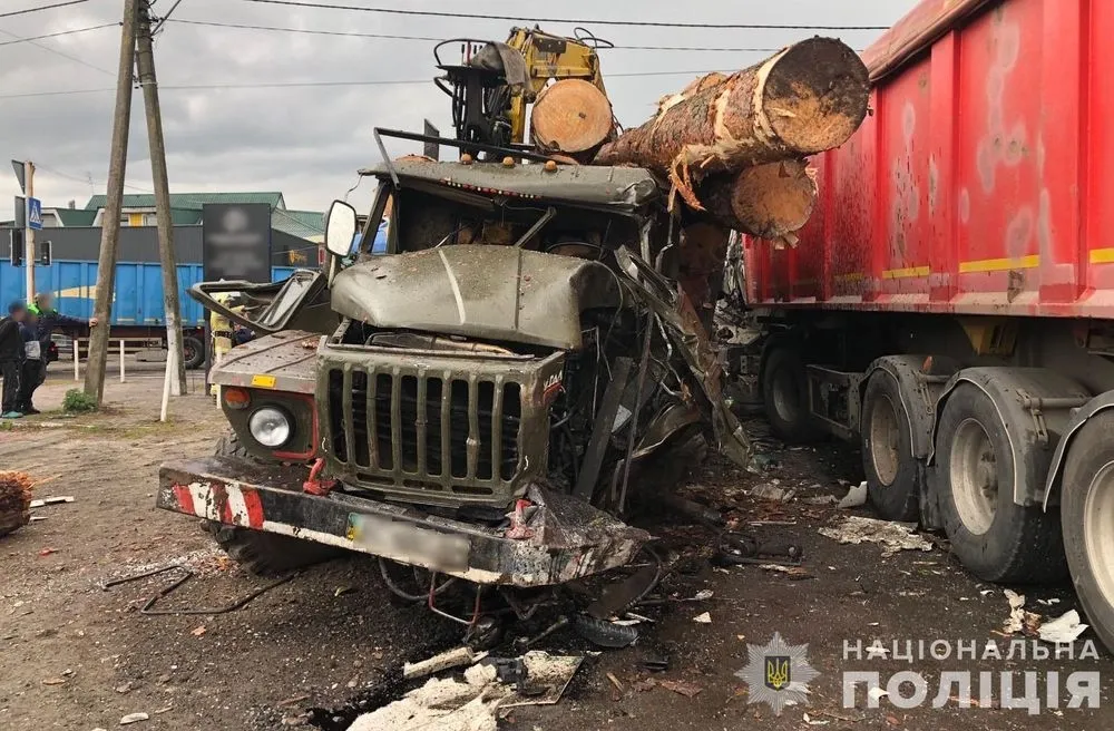 an-accident-with-three-trucks-in-volyn-two-drivers-and-a-teenage-passenger-were-injured