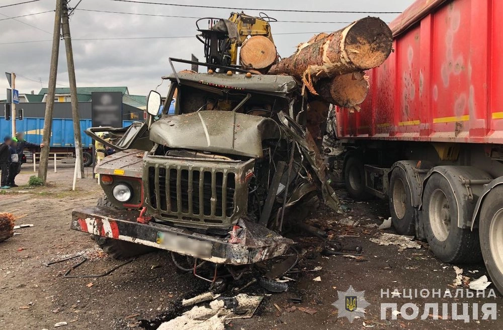 На Волині ДТП з трьома вантажівками: постраждали два водії та підліток-пасажир