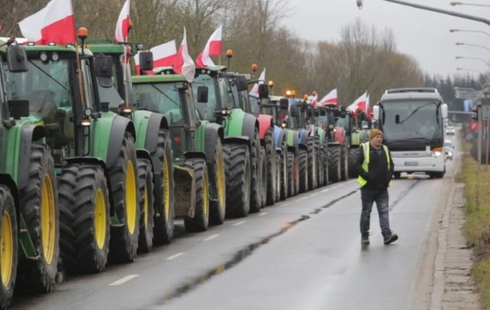 Tomorrow, Polish farmers plan to ease the blockade at the Rava-Ruska-Hrebenne checkpoint