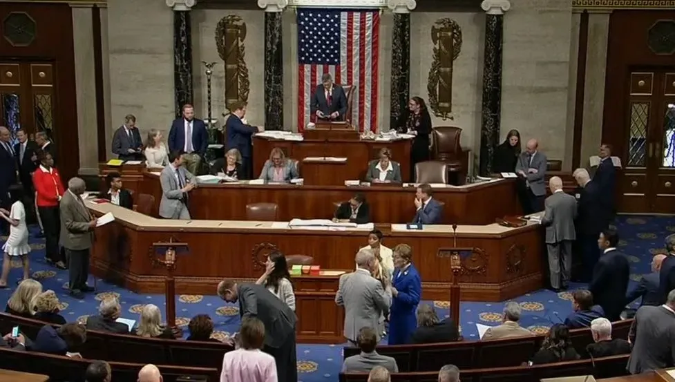 us-house-of-representatives-approves-bill-to-help-ukraine