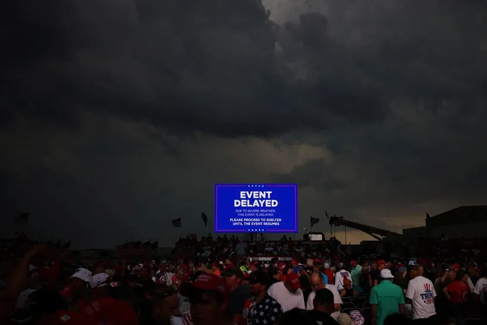 Storm halts Trump's campaign in North Carolina