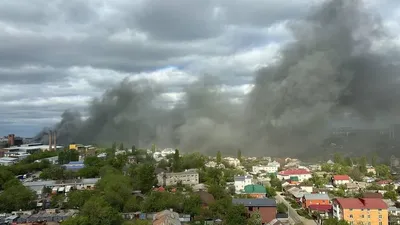 Три людини загинули внаслідок великої пожежі на російському машинобудівному заводі у воронежі