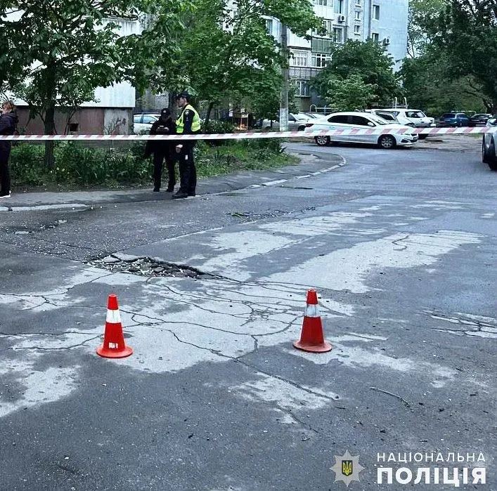 a-grenade-explodes-in-the-yard-of-a-high-rise-building-in-mykolaiv-one-person-is-wounded