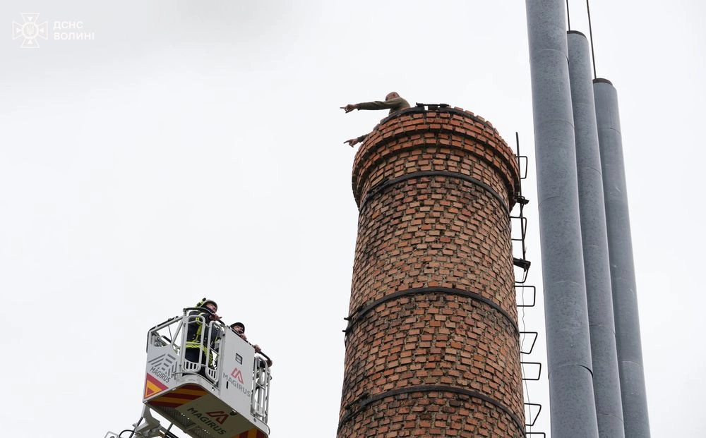 In Volyn, a man tried to commit suicide by jumping from the top of a boiler room pipe