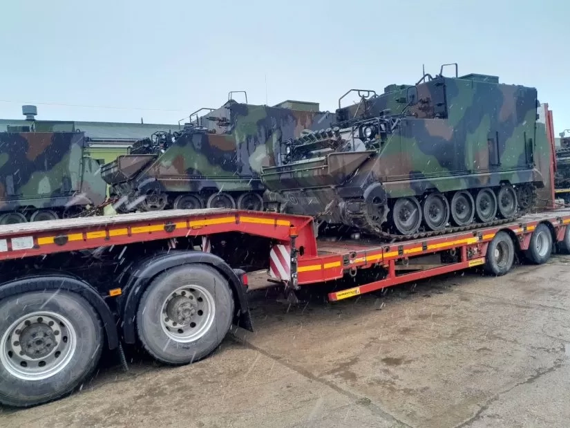 Lithuania hands over a batch of M577 armored vehicles to Ukraine