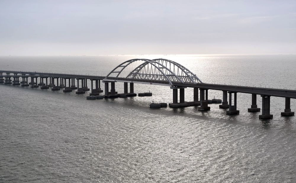 Окупанти хочуть збільшити кількість оглядових комплексів на Керченському мосту