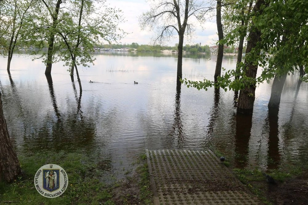 У Києві рівень води в Дніпрі піднявся ще на 8 см: підтоплень не зафіксовано - КМВА