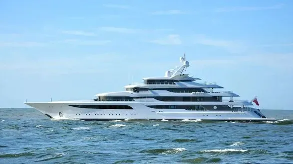 medvedchuks-luxury-yacht-arma-names-auction-where-it-will-be-sold-and-approximate-amount