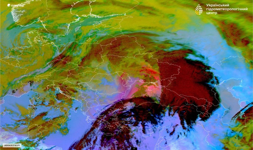 Dust from the Sahara reaches Ukraine again, bringing yellowish clouds and "dusty" rains