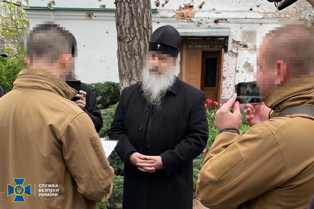 Metropolitan of Sviatohirsk Lavra of the UOC (MP) is served with a notice of suspicion