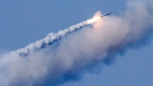 Occupants hit Sumy suburbs with a missile: all necessary services are working at the scene