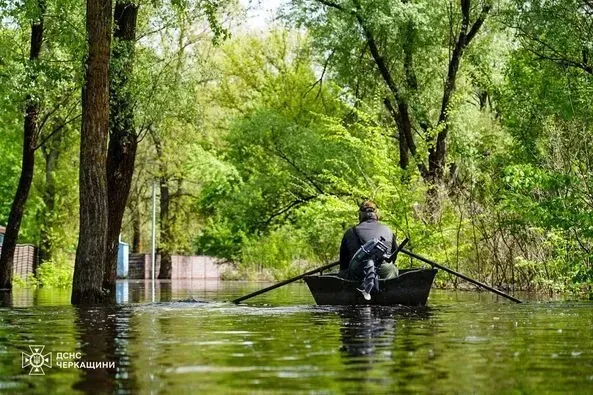 high-water-in-cherkasy-region-13-houses-37-yards-and-more-than-500-hectares-of-fields-are-flooded