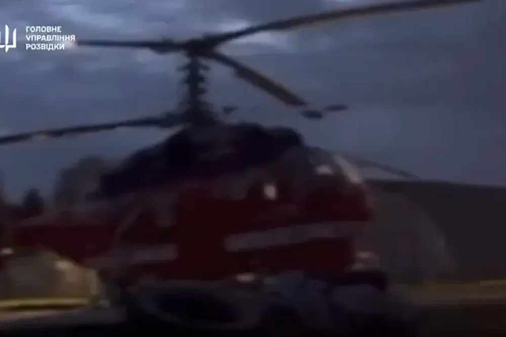 the-gur-showed-how-the-ka-32-helicopter-was-burned-at-the-airfield-in-moscow