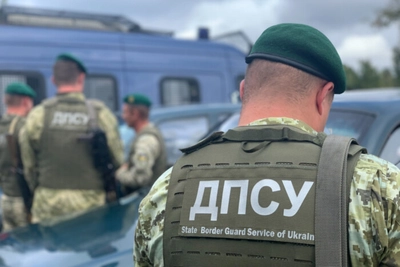 Пасажиропотік на українському кордоні залишається стабільним: у робочі дні він складає 80 тисяч осіб - Демченко