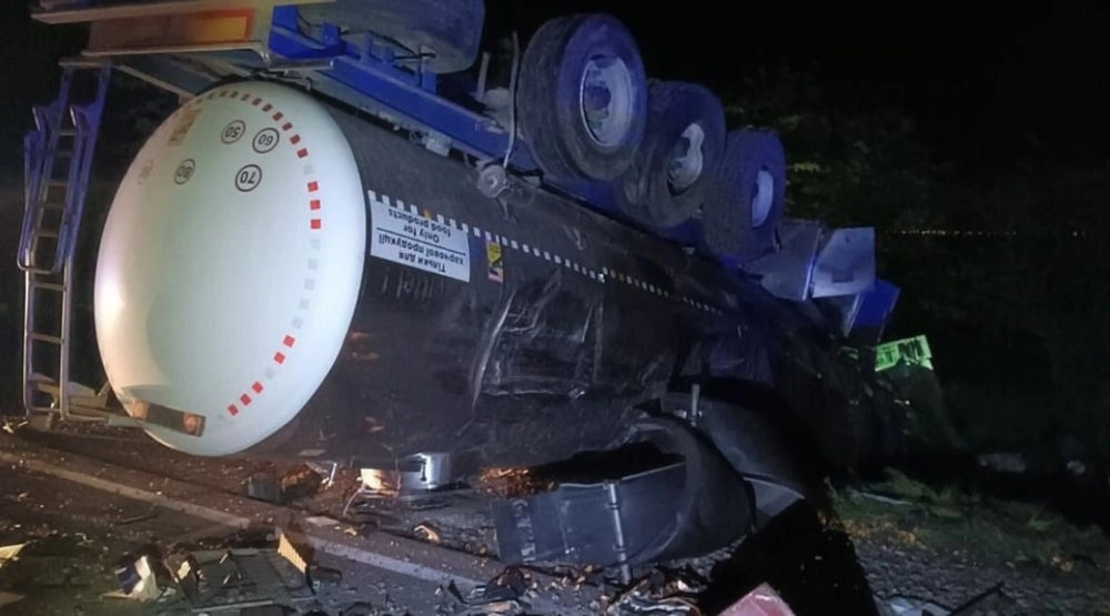 На Одещині дві вантажівки зіштовхнулись із цистернами, загинув водій