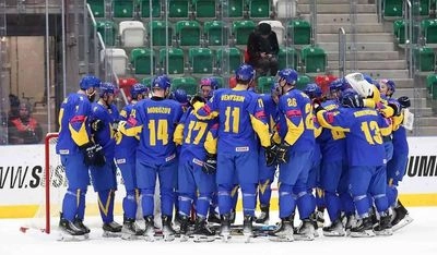 Хоккей: Украина с победы начала выступление на ЧМ, возглавив турнирную таблицу
