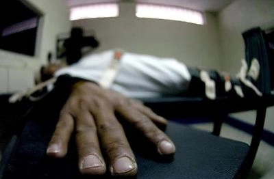 Офицеры тюрем травмированы темпами казней в штатах США, которые используют смертную казнь