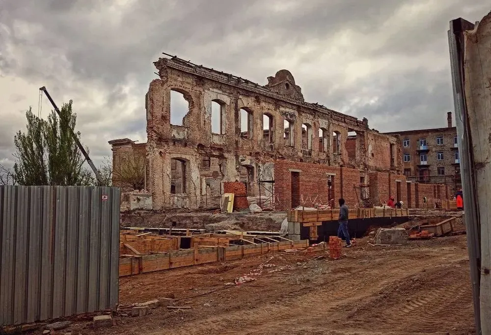 survived-two-world-wars-but-not-the-occupation-russians-dismantled-one-of-the-oldest-educational-institutions-in-mariupol